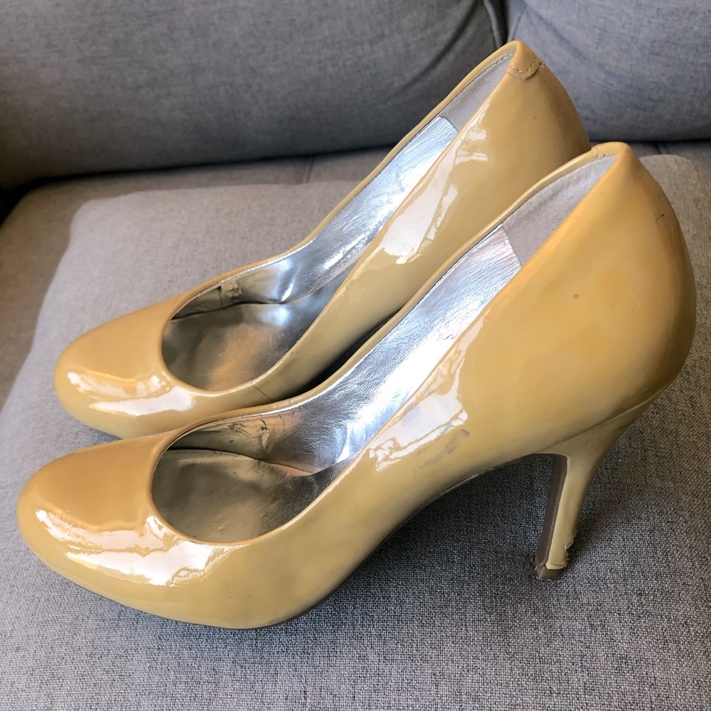 Jessica Simpson Oscar Beige Patent Leather Heels